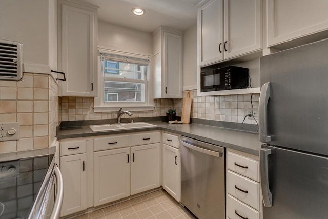 1712 N DREW STREET, Appleton, WI 54911