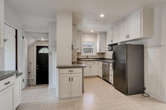 1712 N DREW STREET, Appleton, WI 54911