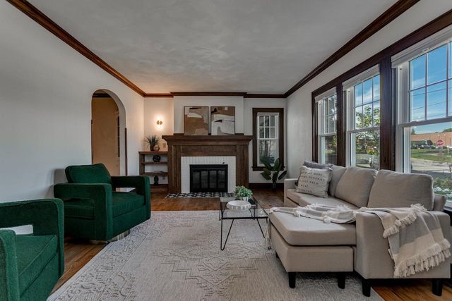 1712 N DREW STREET, Appleton, WI 54911