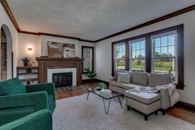 1712 N DREW STREET, Appleton, WI 54911