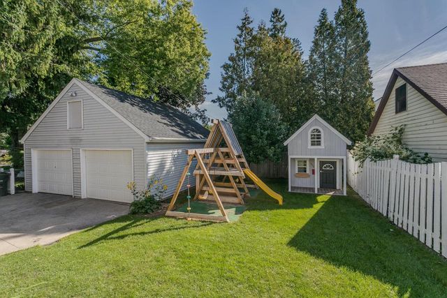 1712 N DREW STREET, Appleton, WI 54911