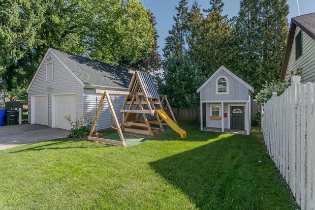 1712 N DREW STREET, Appleton, WI 54911
