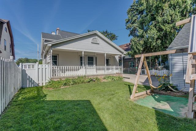 1712 N DREW STREET, Appleton, WI 54911