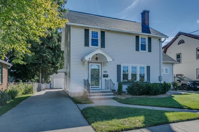 1712 N DREW STREET, Appleton, WI 54911