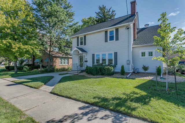 1712 N DREW STREET, Appleton, WI 54911