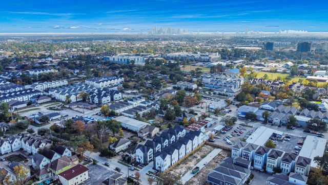 929 Fisher Street F, Houston, TX 77018