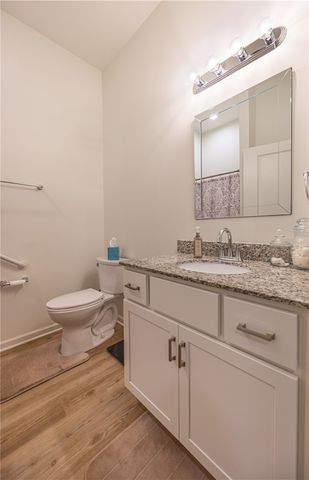 906 Valentina Ln 65, Lower Burrell, PA 15068