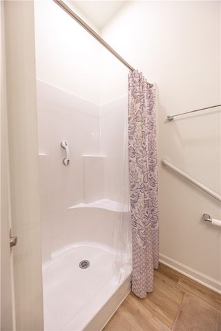 906 Valentina Ln 65, Lower Burrell, PA 15068