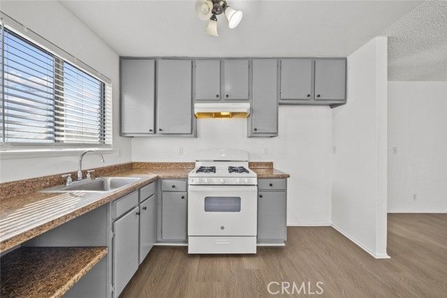 38501 Larkin Avenue 4, Palmdale, CA 93550