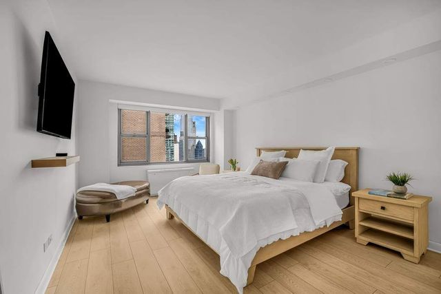 400 E 56th St Apt 37P, New York City, NY 10022