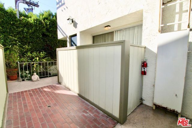 1825 Thayer Avenue, Los Angeles, CA 90025