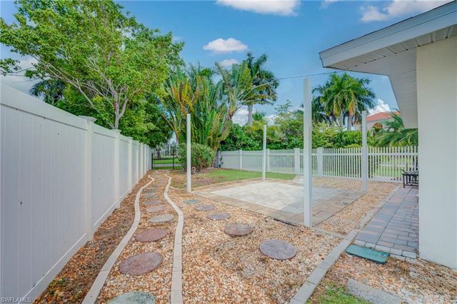 269 Bayshore DR, Cape Coral, FL 33904
