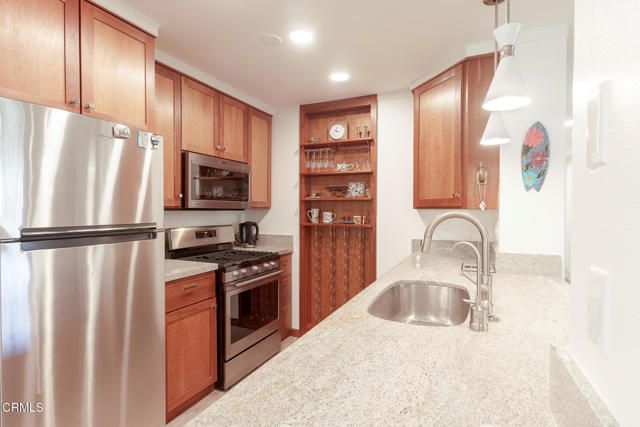 2375 Martinique Lane, Oxnard, CA 93035