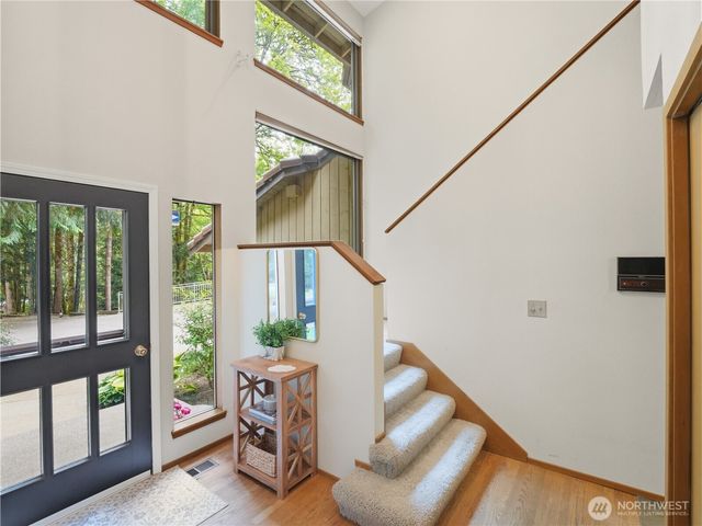 24214 SE 18th Place, Sammamish, WA 98075