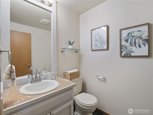 24214 SE 18th Place, Sammamish, WA 98075