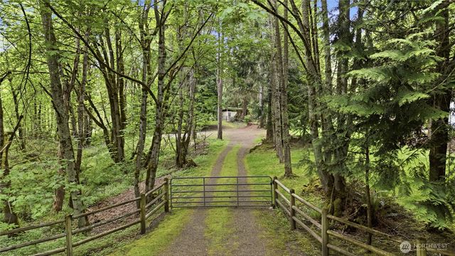 24214 SE 18th Place, Sammamish, WA 98075