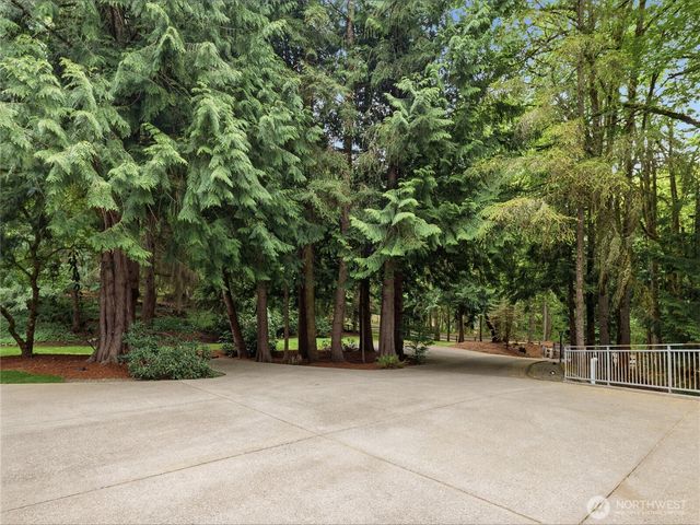 24214 SE 18th Place, Sammamish, WA 98075