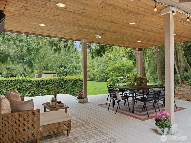 24214 SE 18th Place, Sammamish, WA 98075