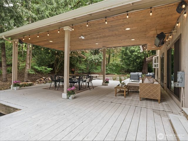 24214 SE 18th Place, Sammamish, WA 98075