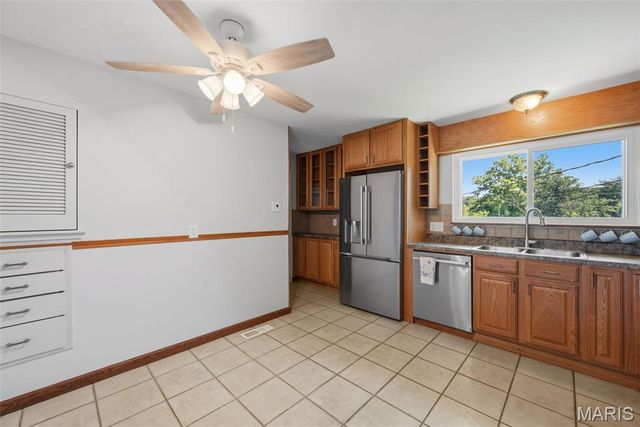 2207 Bentley Manor Drive, Fenton, MO 63026