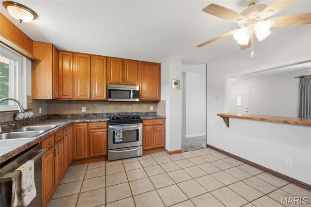 2207 Bentley Manor Drive, Fenton, MO 63026