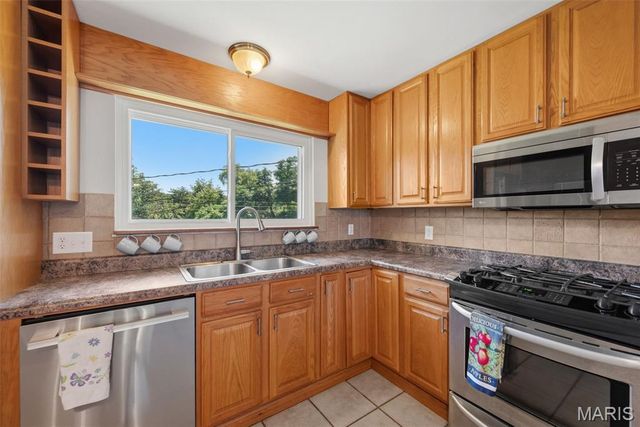2207 Bentley Manor Drive, Fenton, MO 63026