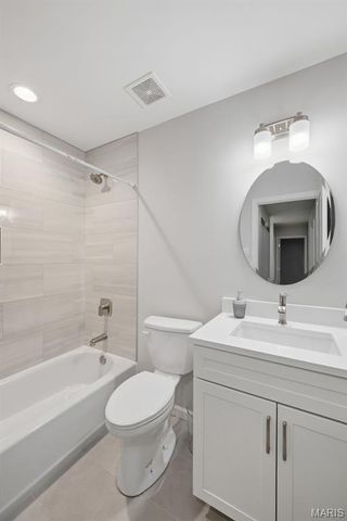 2207 Bentley Manor Drive, Fenton, MO 63026