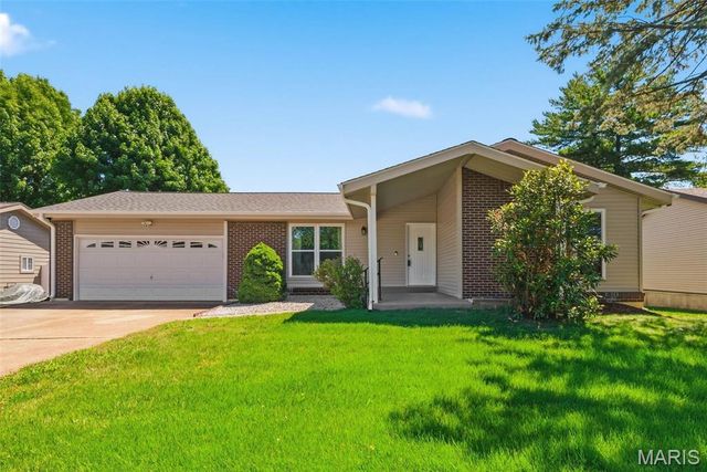 2207 Bentley Manor Drive, Fenton, MO 63026