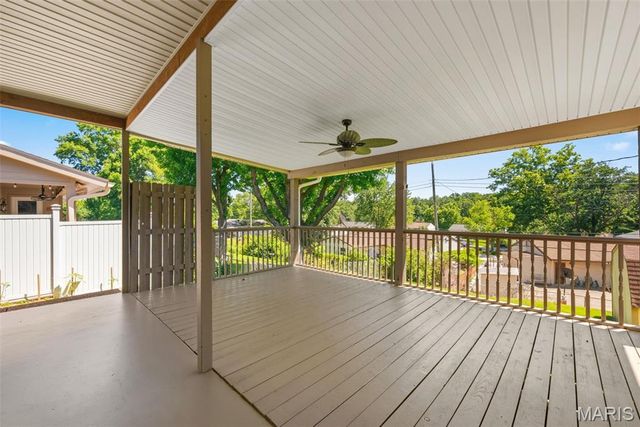 2207 Bentley Manor Drive, Fenton, MO 63026