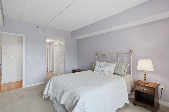 10 Mountain Laurels Dr Apt 405, Nashua, NH 03062