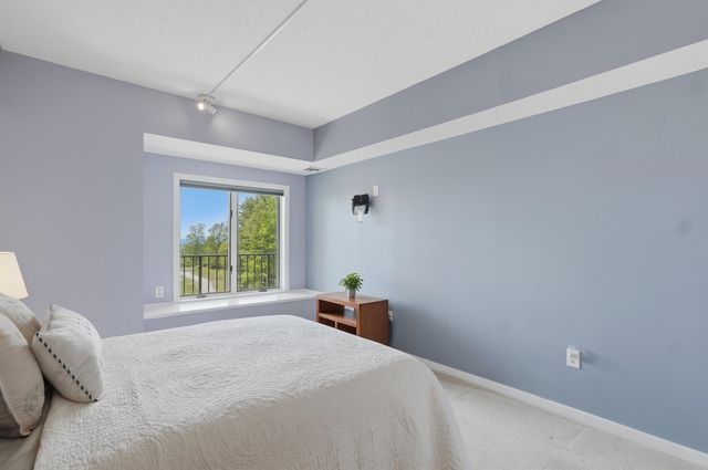 10 Mountain Laurels Dr Apt 405, Nashua, NH 03062