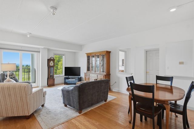 10 Mountain Laurels Dr Apt 405, Nashua, NH 03062