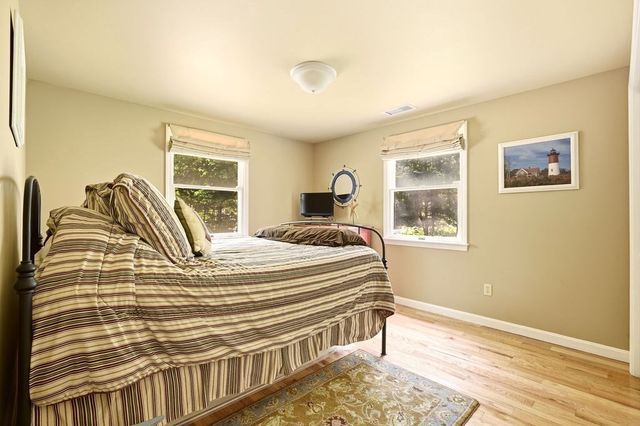 10 Circle Dr, Eastham, MA 02642