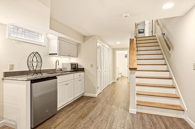 10 Circle Dr, Eastham, MA 02642