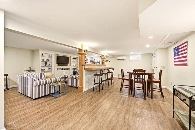 10 Circle Dr, Eastham, MA 02642