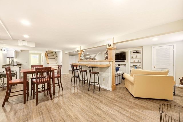10 Circle Dr, Eastham, MA 02642