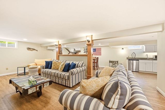 10 Circle Dr, Eastham, MA 02642