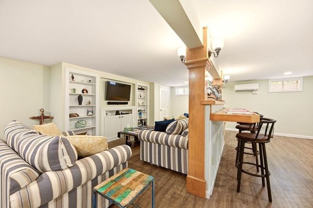 10 Circle Dr, Eastham, MA 02642