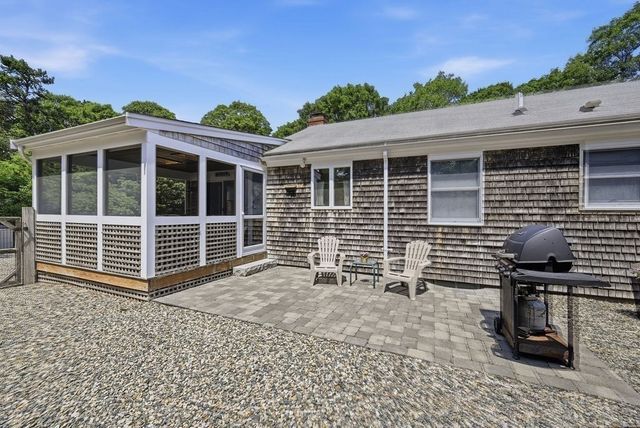 10 Circle Dr, Eastham, MA 02642