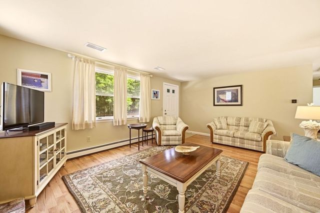 10 Circle Dr, Eastham, MA 02642