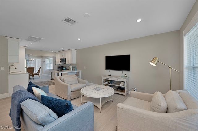 712 110th AVE N, Naples, FL 34108