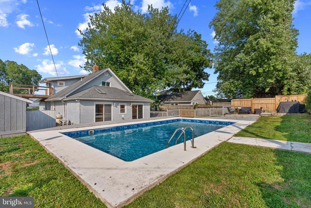 113 W EDGEVALE ROAD, Baltimore, MD 21225