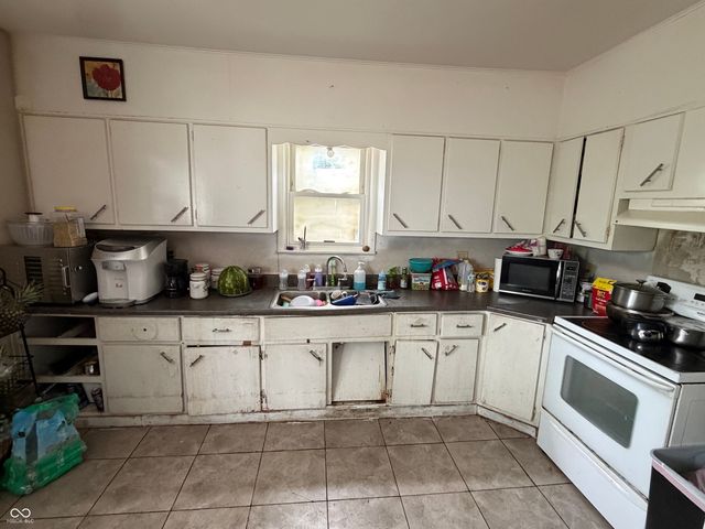 3715 Rockville Road, Indianapolis, IN 46222