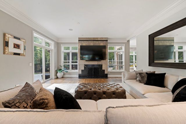 950 Gage Lane, Lake Forest, IL 60045