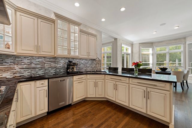 950 Gage Lane, Lake Forest, IL 60045