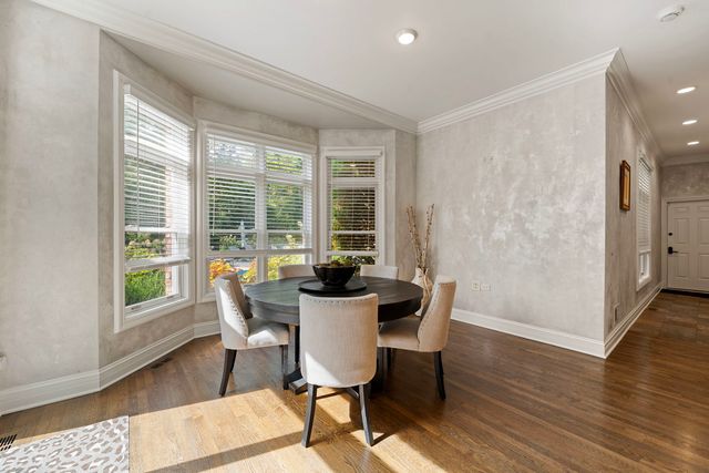 950 Gage Lane, Lake Forest, IL 60045