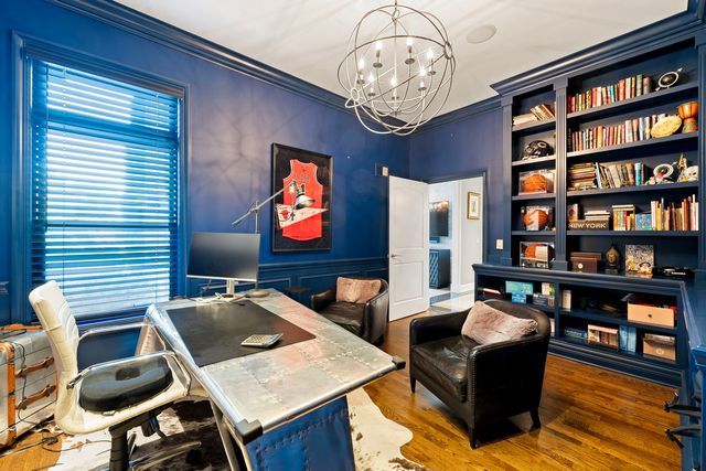 950 Gage Lane, Lake Forest, IL 60045