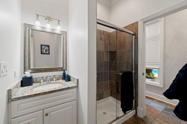 950 Gage Lane, Lake Forest, IL 60045