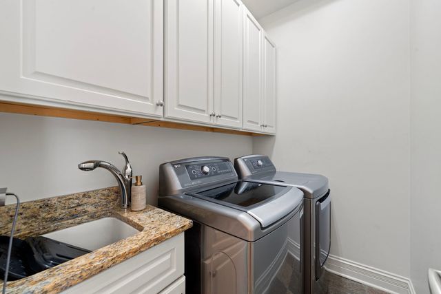 950 Gage Lane, Lake Forest, IL 60045