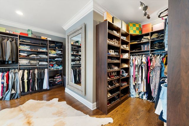 950 Gage Lane, Lake Forest, IL 60045